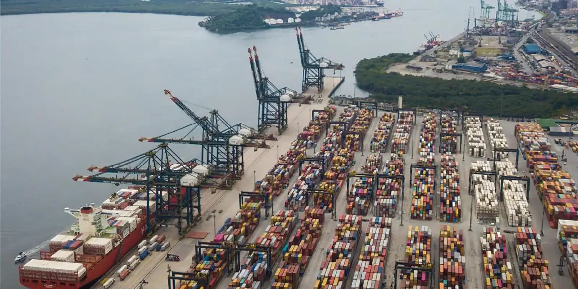 porto-de-santos-prioriza-desembarque-de-navios-com-combustivel