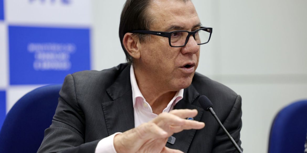 pecs-da-escala-6×1-nao-competem-com-o-proposta-do-governo,-diz-marinho